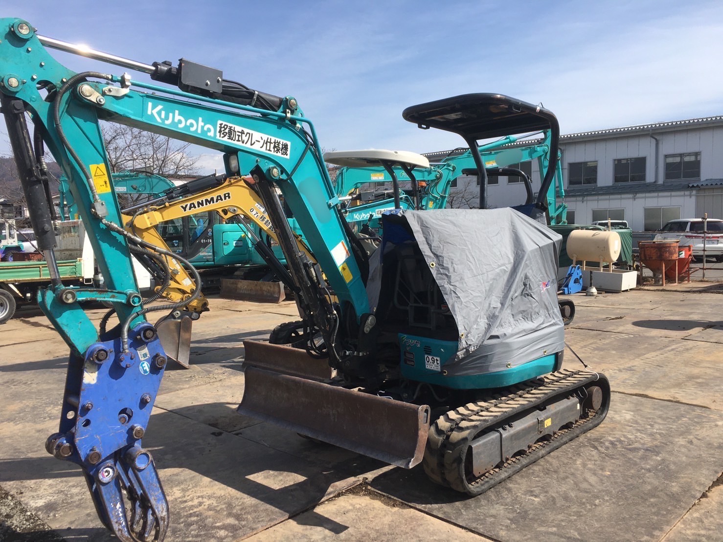 コマツ u-30a 左下のカバーになります